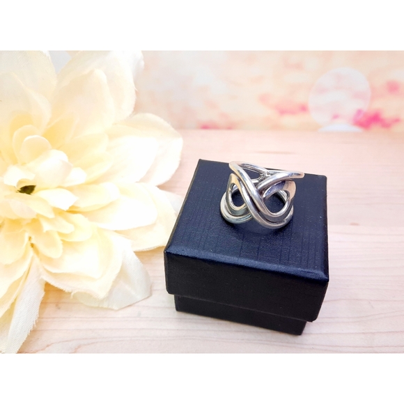 🦋🌈 Vintage Sterling Infinity Ring - Picture 3 of 6